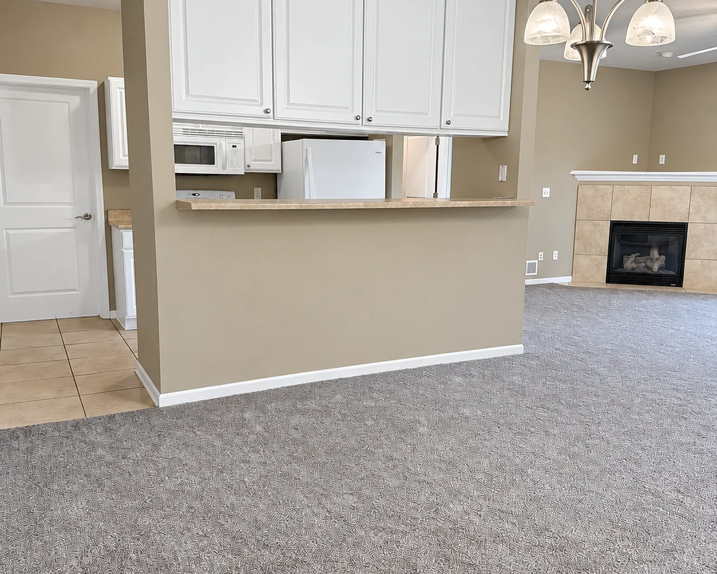 6350 Coachlight Dr — Photo 3