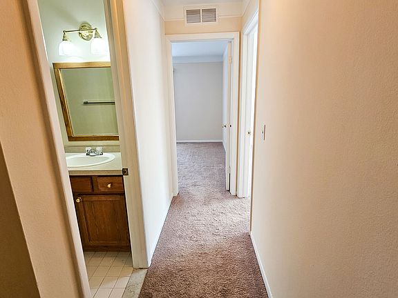 3rd image of 433 Fox Hills Dr S APT 2