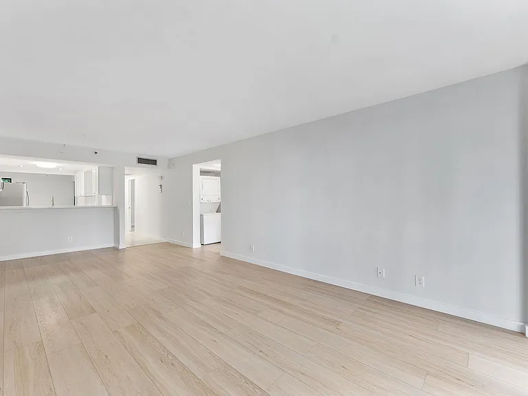 20 Royal Palm Way #2060 — Photo 10