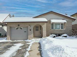 162 The Country Way, Kitchener, ON N2E2L2