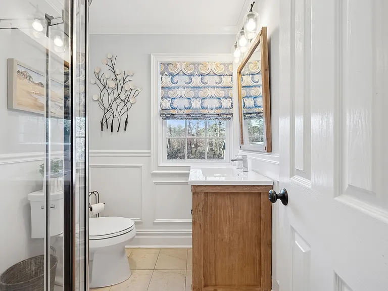 47 Bathing Beach Rd — Photo 10