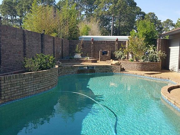 5th image of 126 Rose Coral Dr