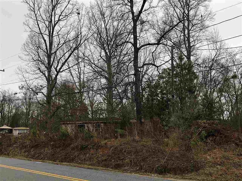 2nd image of 1022 Lake Jemiki Rd