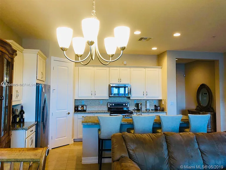 1409 SW 113th Ave — Photo 5