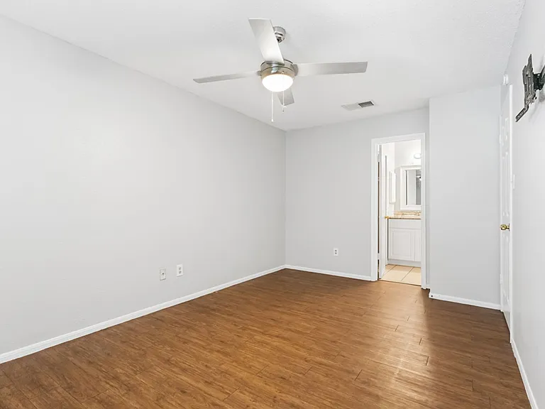 6710 Windsor Holw — Photo 14