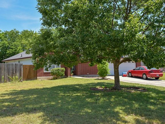 3rd image of 8914 Thatch Dr