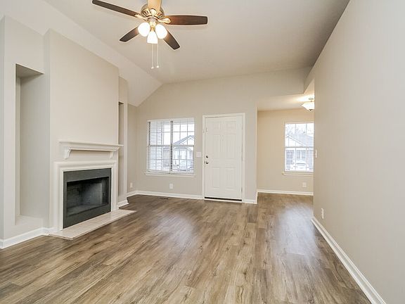 3rd image of 3920 Calumet Dr