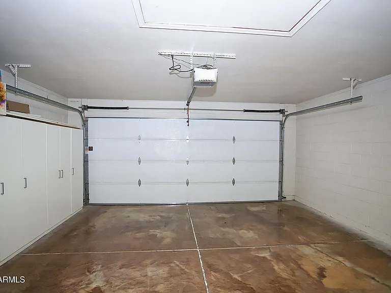1317 E San Angelo Ave — Photo 40