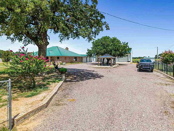 5th image of 2776 Lark Rd