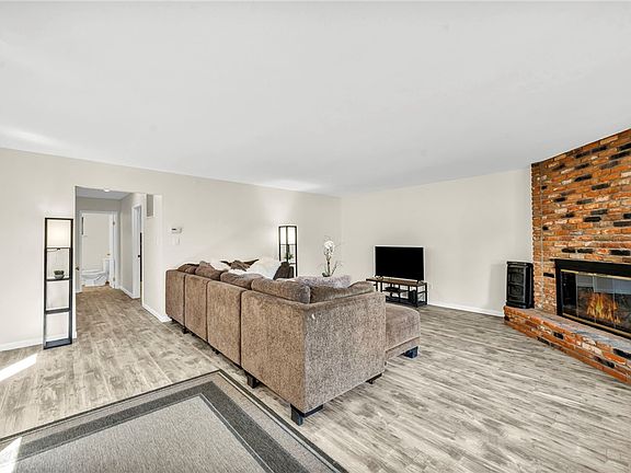 4th image of 866 Northwood Blvd #37
