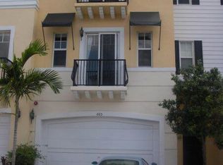 665 NW 38th Cir, Boca Raton, FL 33431