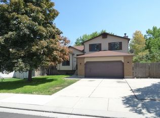 6847 S Beargrass Rd, West Jordan, UT 84081