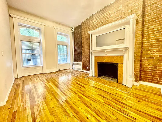 Rented by CitySites Real Estate Group | media 3