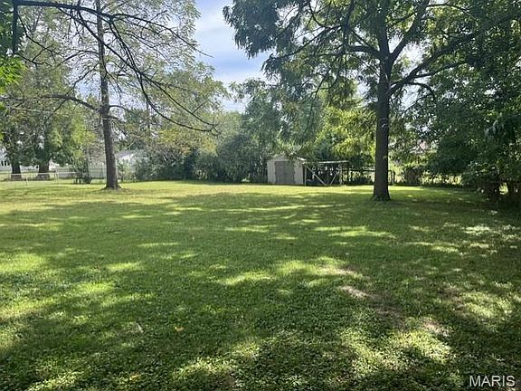 4th image of 232 Newton Pl
