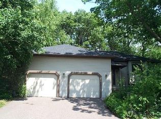 2611 Schaller Dr E, Maplewood, MN 55119