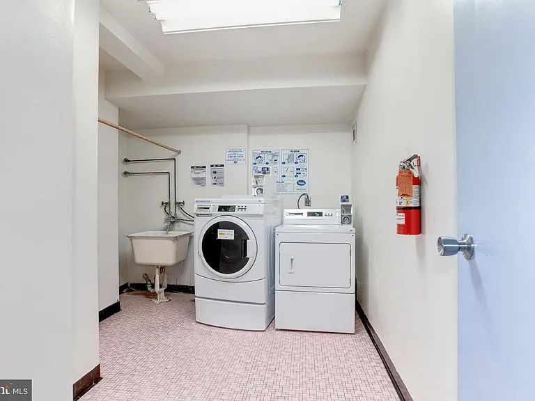 2401 Washington Cir NW #H-803 — Photo 30