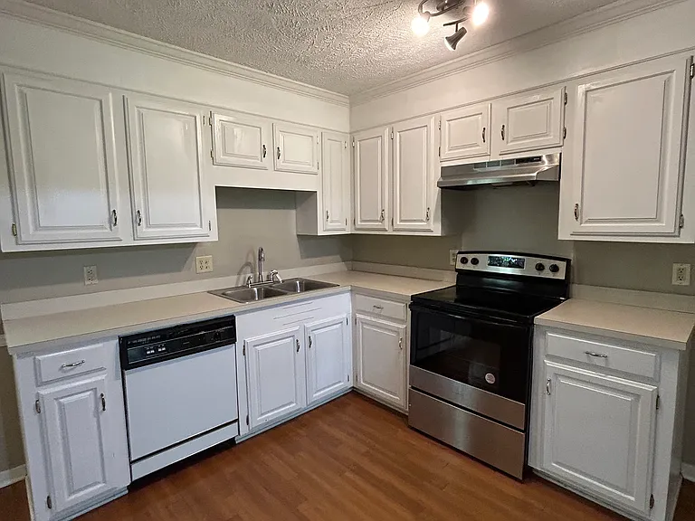 125 Oakwood Dr — Photo 7