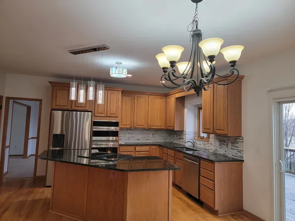 5924 Highland Cir, West Des Moines, IA 50266