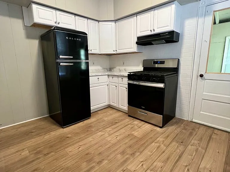 502 Buttonwood St — Photo 8