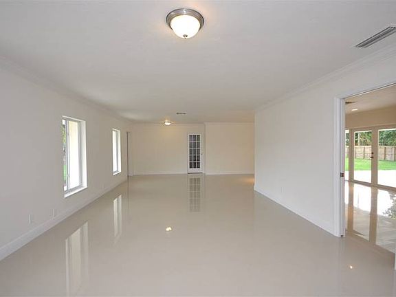 3rd image of 8100 SW 136th St
