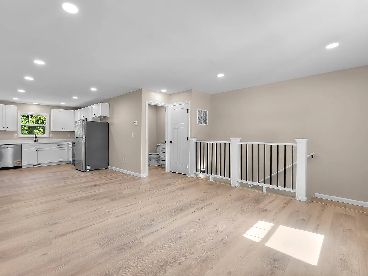 2 bed, 1152 sqft, $1,300 — Photo 3