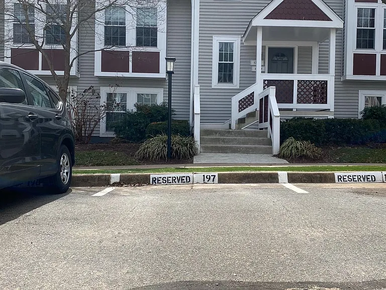 12891 Grays Pointe Rd #B — Photo 22