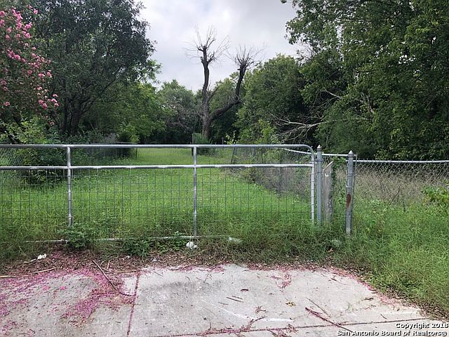 1st image of 466 Vincent St