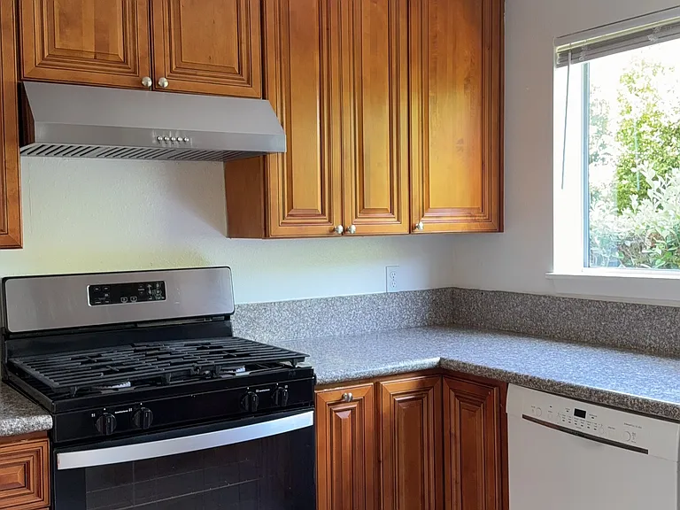 620 N Mar Vista Ave — Photo 3