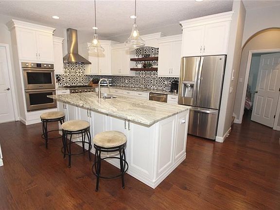 2nd image of 921 Jack Pine Pl
