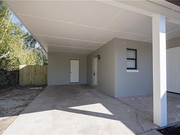 3rd image of 1612 Cedar Highlands Blvd