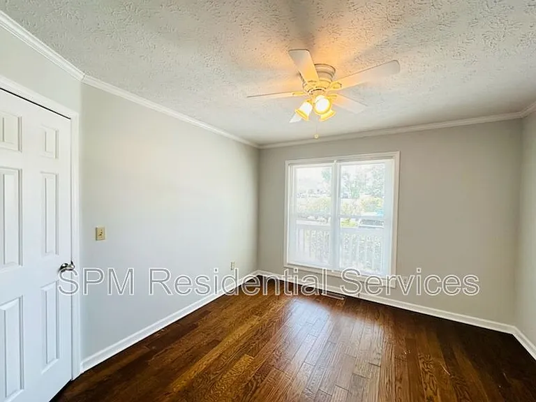1811 Savannah Ct — Photo 12