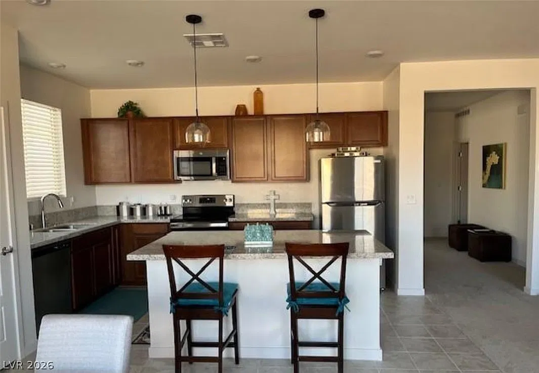 2 bed, 2.0 bath, 1511 sqft, $1,775 — Photo 2