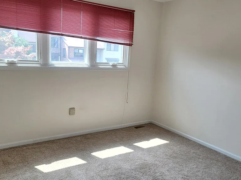 1901 Monroe Ln — Photo 12