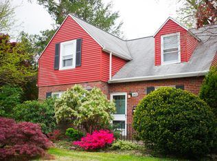 142 Rock Glen Rd, Wynnewood, PA 19096