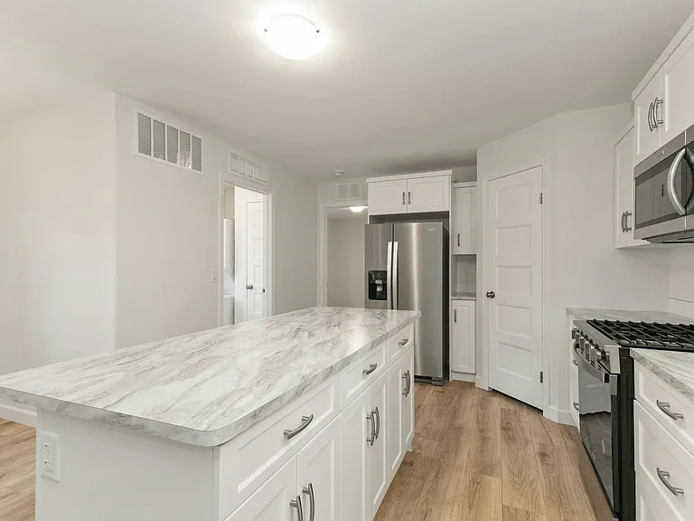 24330 Fraser Hwy — Photo 20