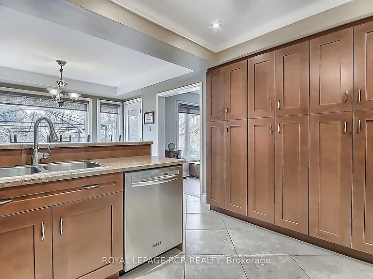 617 Brooker Rdg — Photo 7