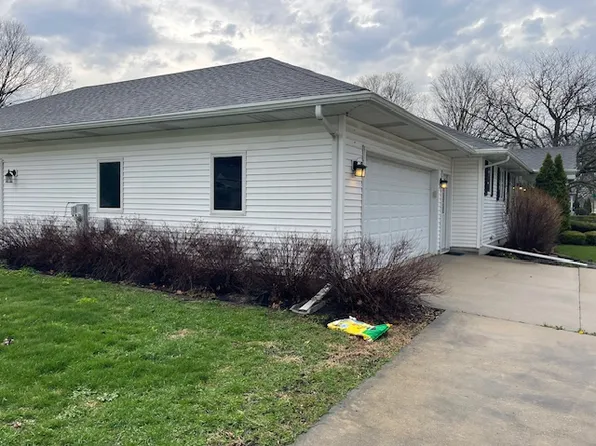 275 N Walnut St #1, Manteno, IL 60950