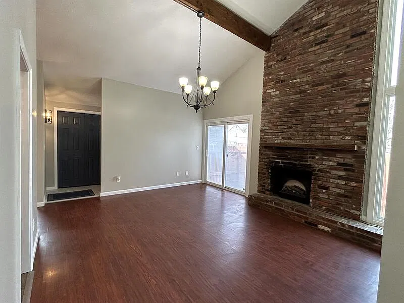 4 bed, 2.5 bath, 2036 sqft, $1,730 — Photo 2