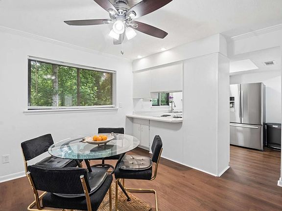 4th image of 7345 Cardigan Cir