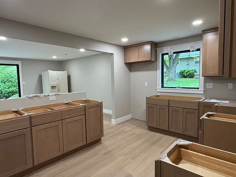 3033 Dickens Ave — Photo 4