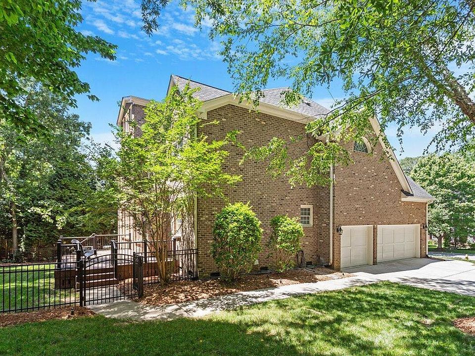 2nd image of 117 Arborhill Ln