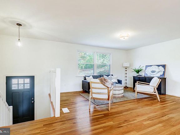 3rd image of 17 Lightcap Rd