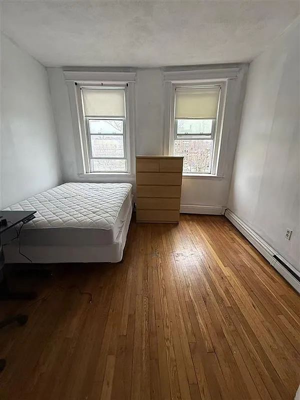 3 bed, 749 sqft, $900 — Photo 3