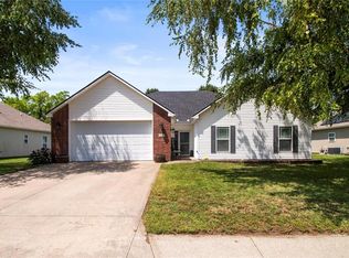700 SW Bobcat St, Oak Grove, MO 64075