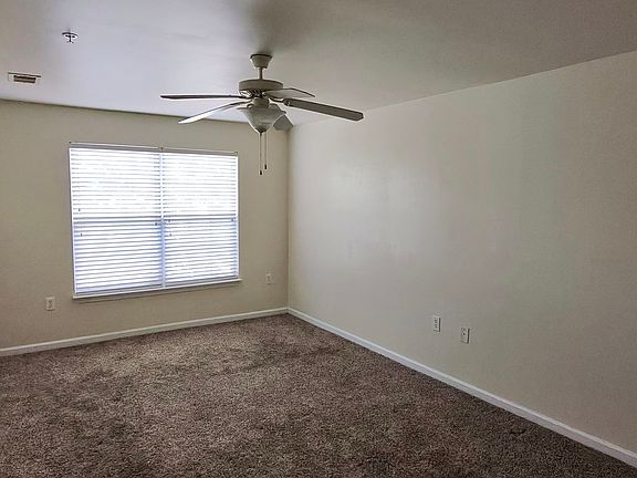 4th image of 1380 Hertiage Pointe #201