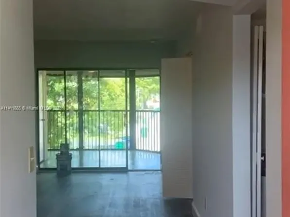 3410 Foxcroft Rd APT 207, Hollywood, FL 33025
