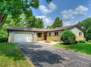 15618 Corral Ln, Eden Prairie, MN 55347