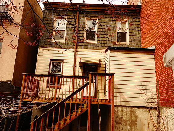 4th image of 2419 23rd St