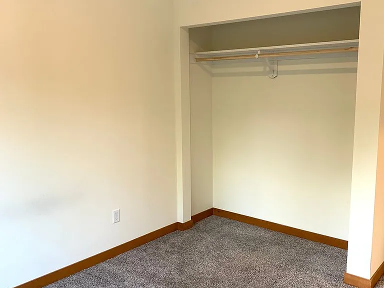 1111 N Forest St — Photo 15