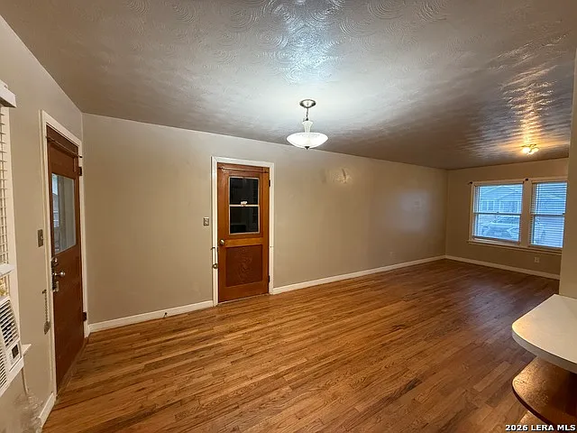 555 N Union Ave — Photo 8